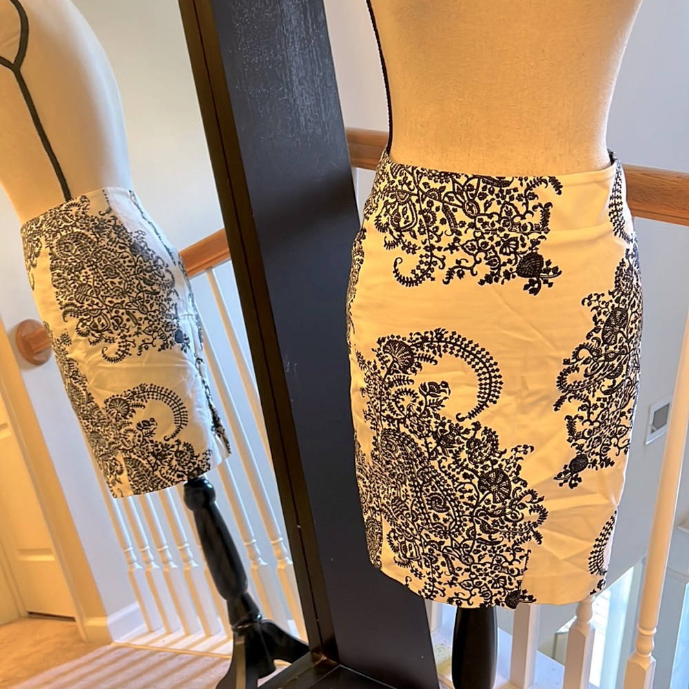 Loft | cream with paisley designs skirt
